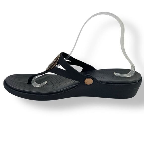 Crocs Sanrah Wedge Sandals Black Metallic Gold Circle Medallion Ring Womens 11 - Picture 4 of 13